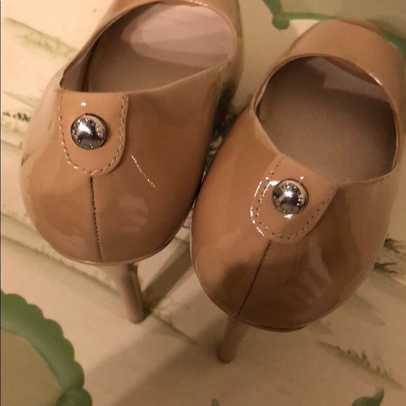 Michael kors nude pumps - Picture 2 of 2